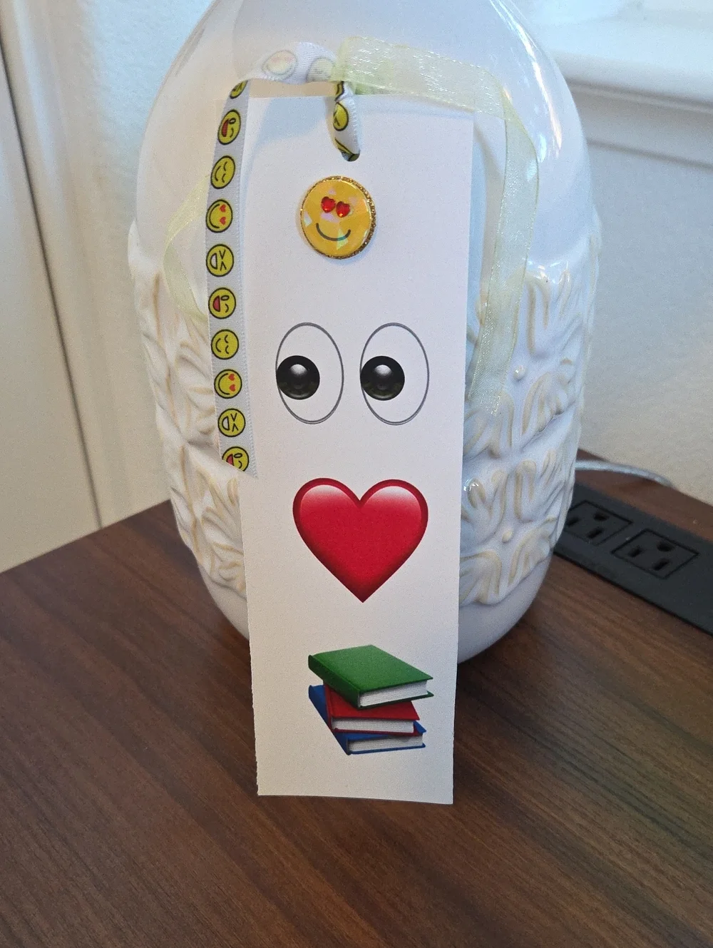 Emoji Bookmark with Heart and Books